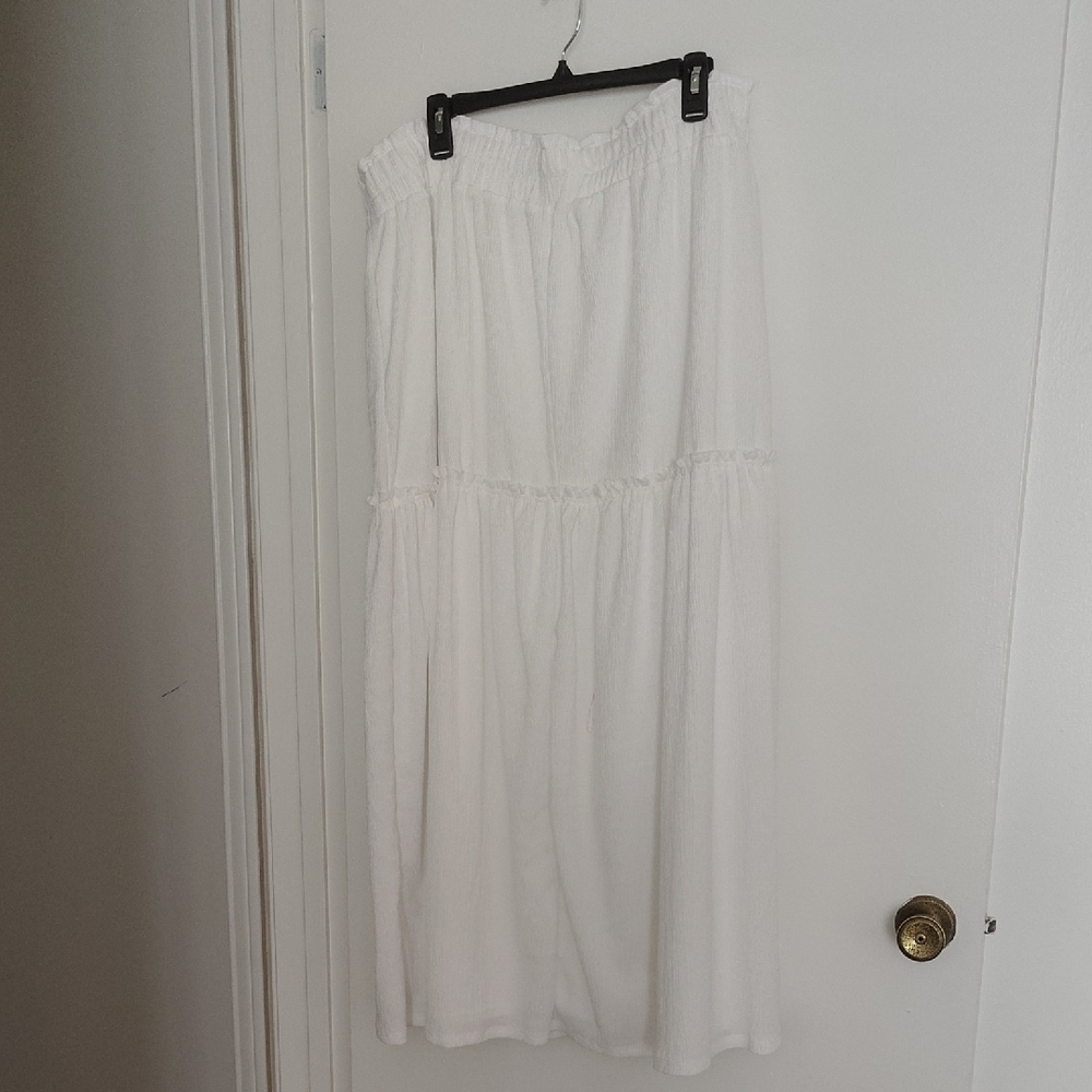 Elegant White Women's Skirt